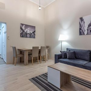 Goldcentral Apartment Akacfa-Next To Mazel Tov-Brilliant Location